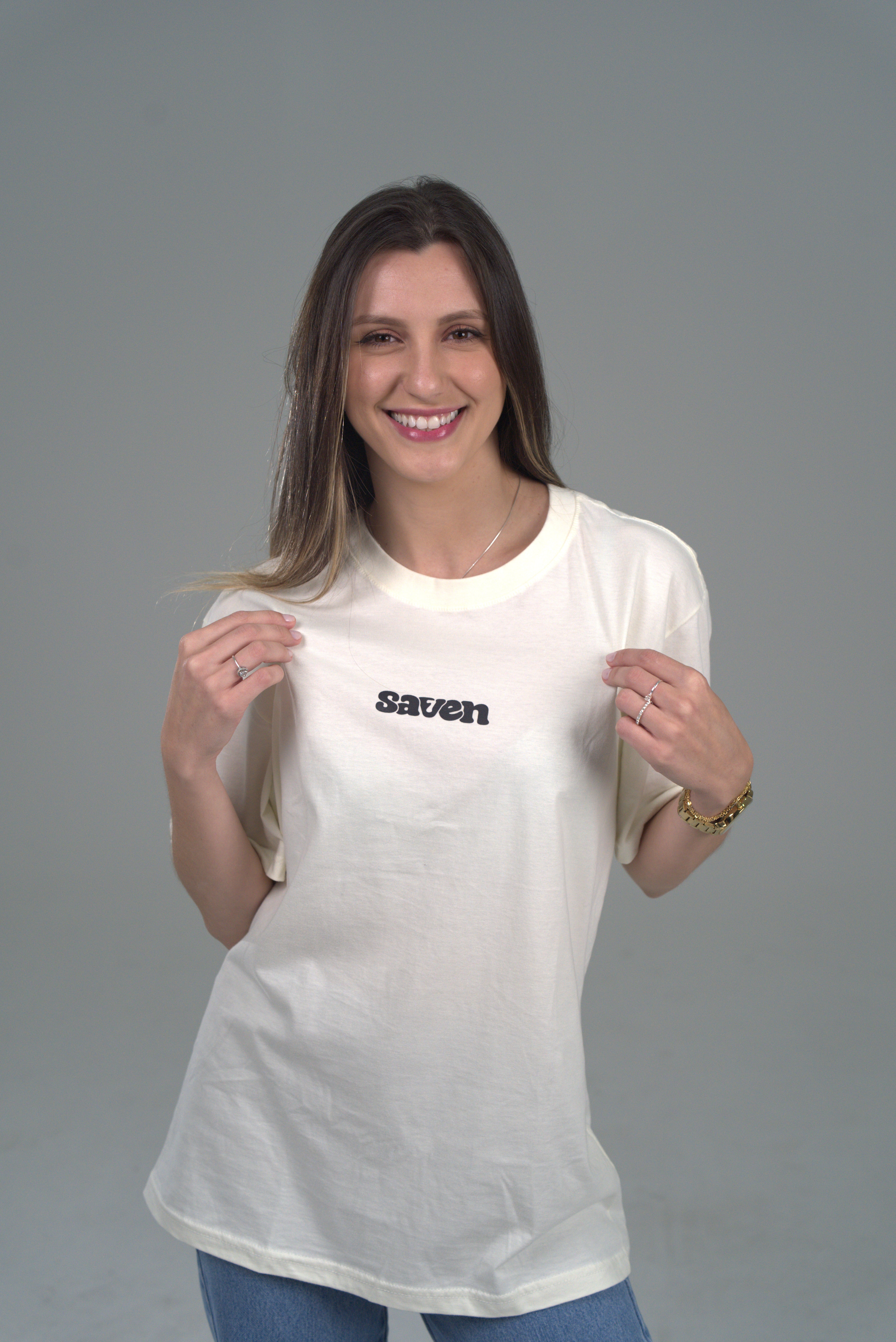 Camiseta Primeiro Amor OVERSIZED - Off White
