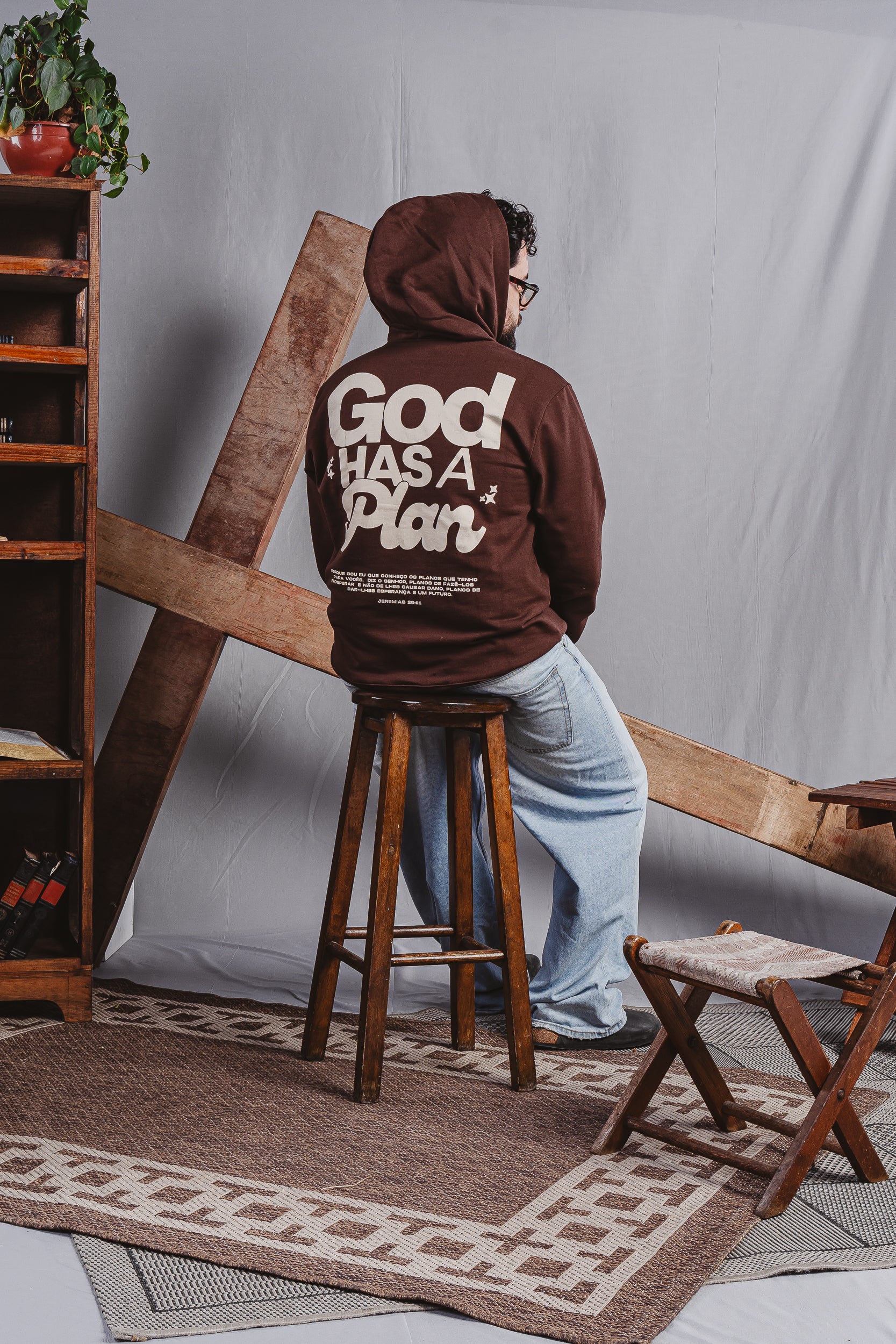 Moletom GOD HAS A PLAN - Marrom