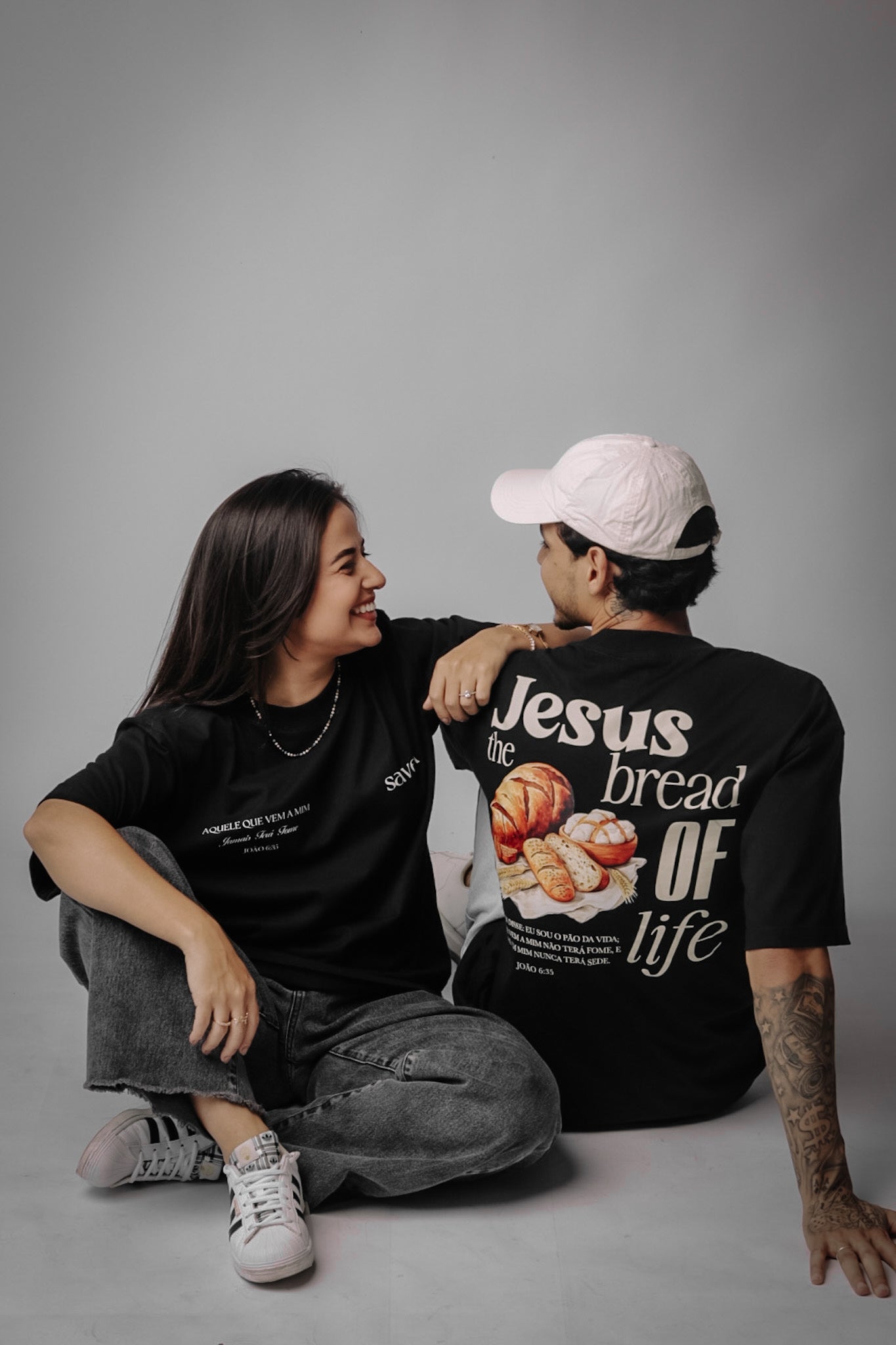 CAMISETA THE BREAD OF LIFE - OVERSIZED - Preta