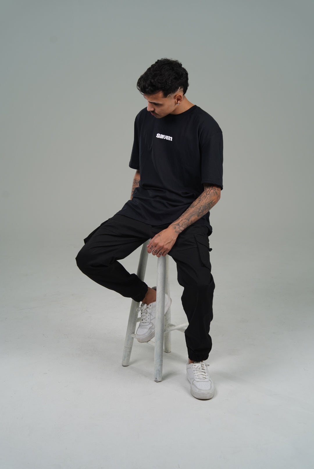 Camiseta Primeiro Amor OVERSIZED - Preta
